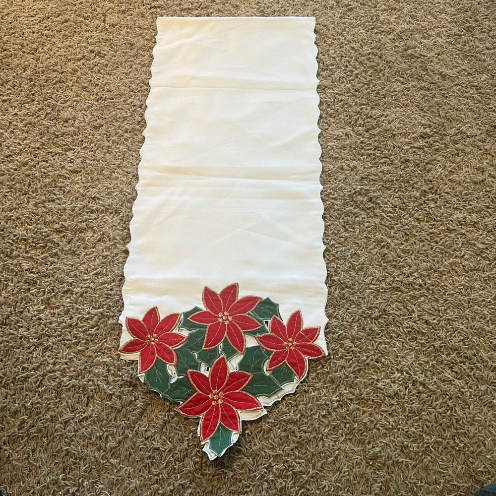 Christmas Poinsettia Table‎ Runner White Gold Embroidered Holly 68 Inch Holiday